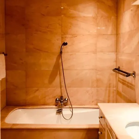Luxury, Luminous Sea & Mountain Views Apartment Frejus